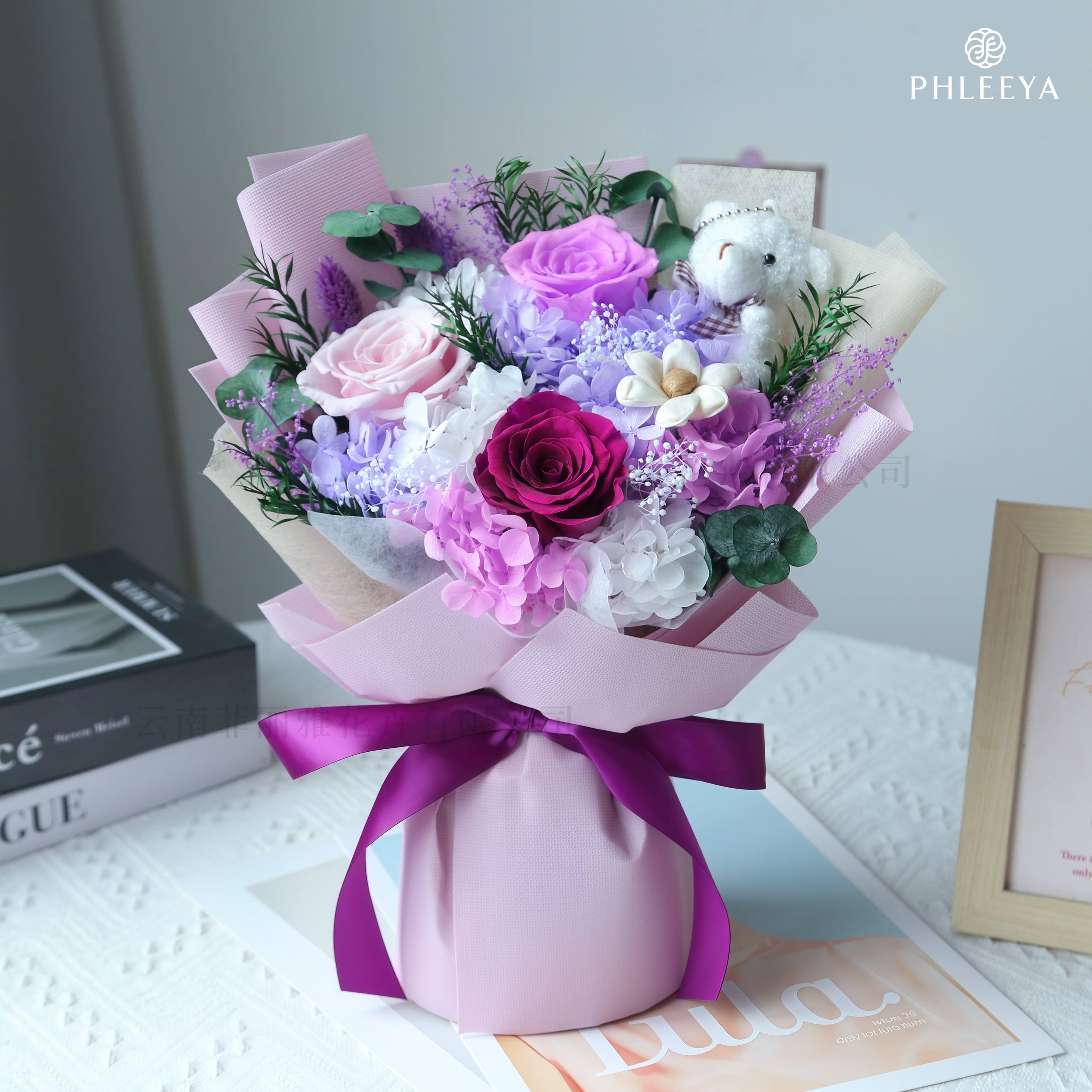 Preserved Flower Bouquet Factory Reveals How to Keep Blooms Beautiful for Years Preserved Flower Bouquet Factory Reveals How to Keep Blooms Beautiful for Years